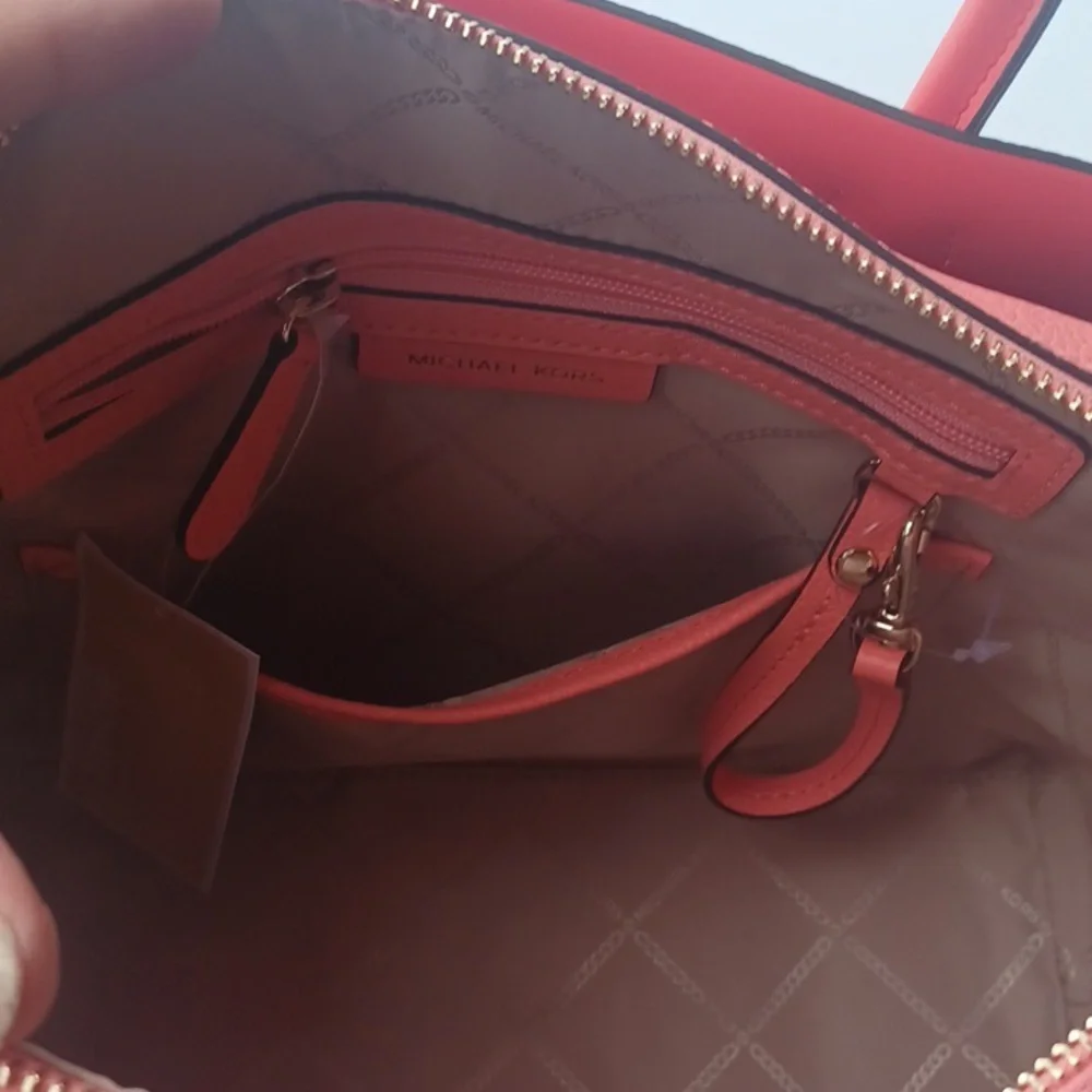 Michael Kors NWT Mercer Medium Belted Satchel - Picture 7 of 13